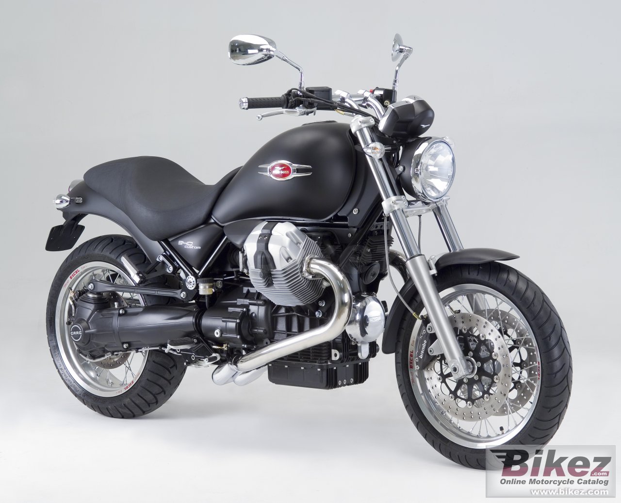 Big Moto Guzzi 940 custom picture and wallpaper from Bikez.com